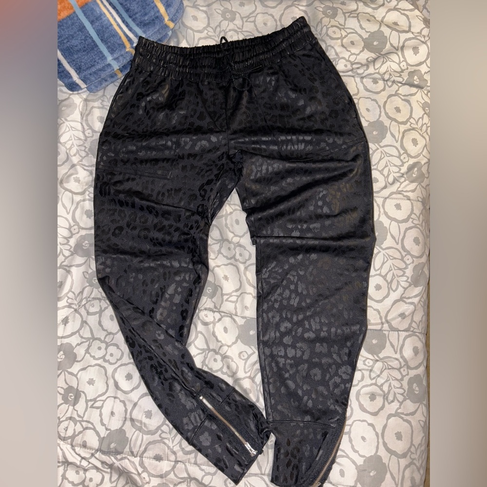 Chic Black Animal Print Joggers